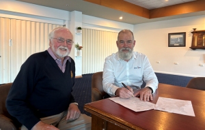 Signing the agreement
